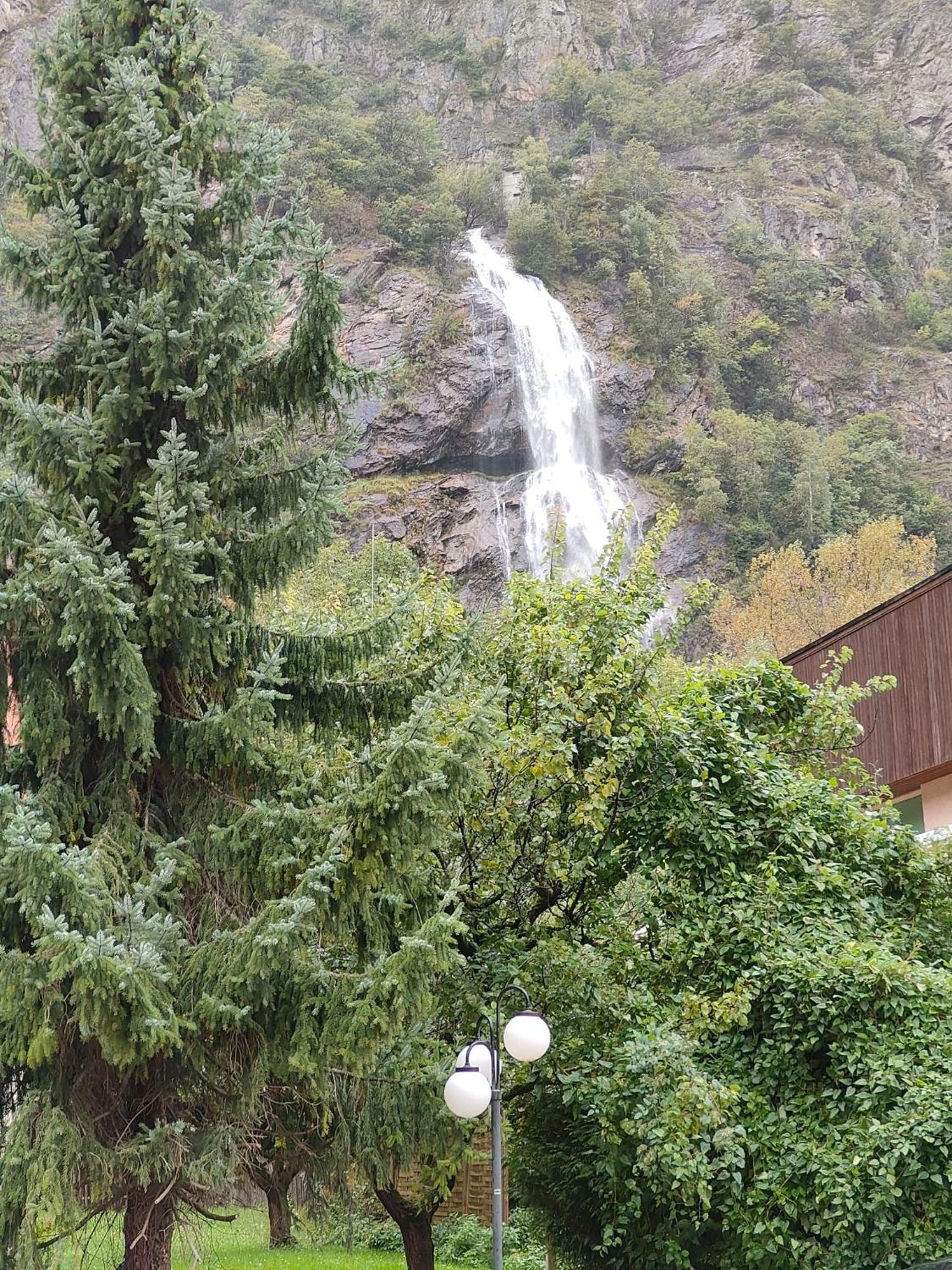 فندق La Cascade فرناياز المظهر الخارجي الصورة